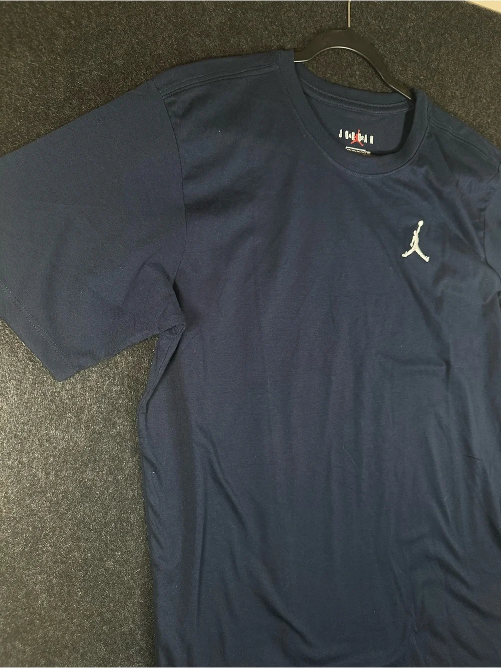 Jordan Mens XXL Navy Short Sleeve Embroidered Jumpman T-Shirt